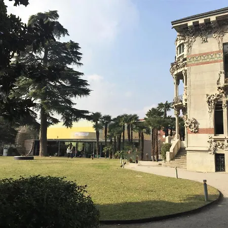 La Corte Di Zizi צ'רנוביו
